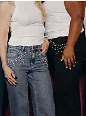 Me by Jennie Garth Women's Light Blue Denim Jeans with Pearl Stud Detailing